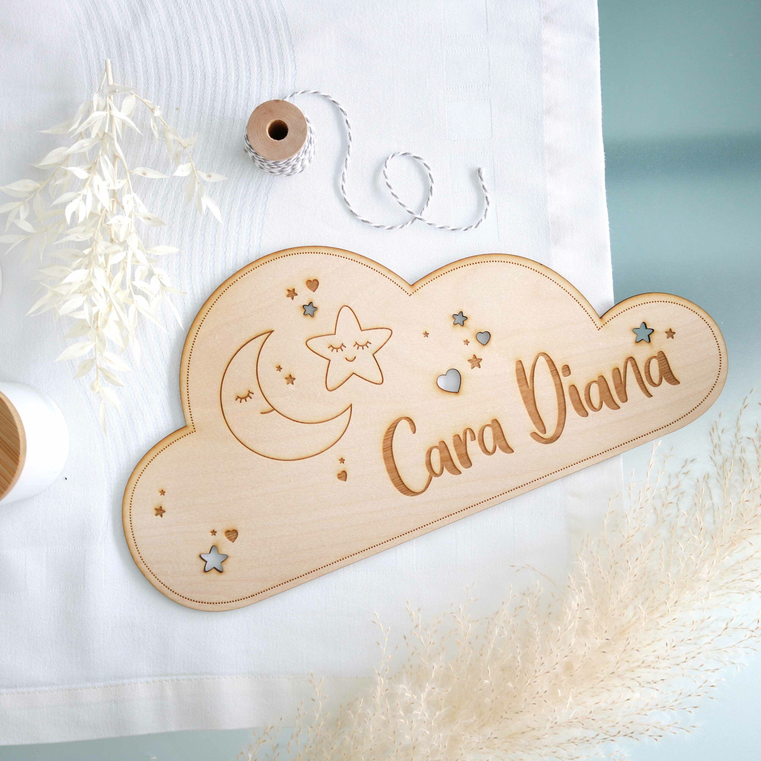 Babyschild mit Namen Wolke aus Holz